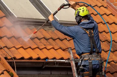 Démoussage et hydrofuge de toiture à Saint-Martin-de-Bonfossé